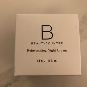 Rejuvenating night cream